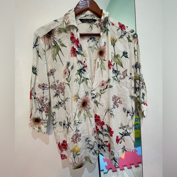 Zara Tops - Zara shirt